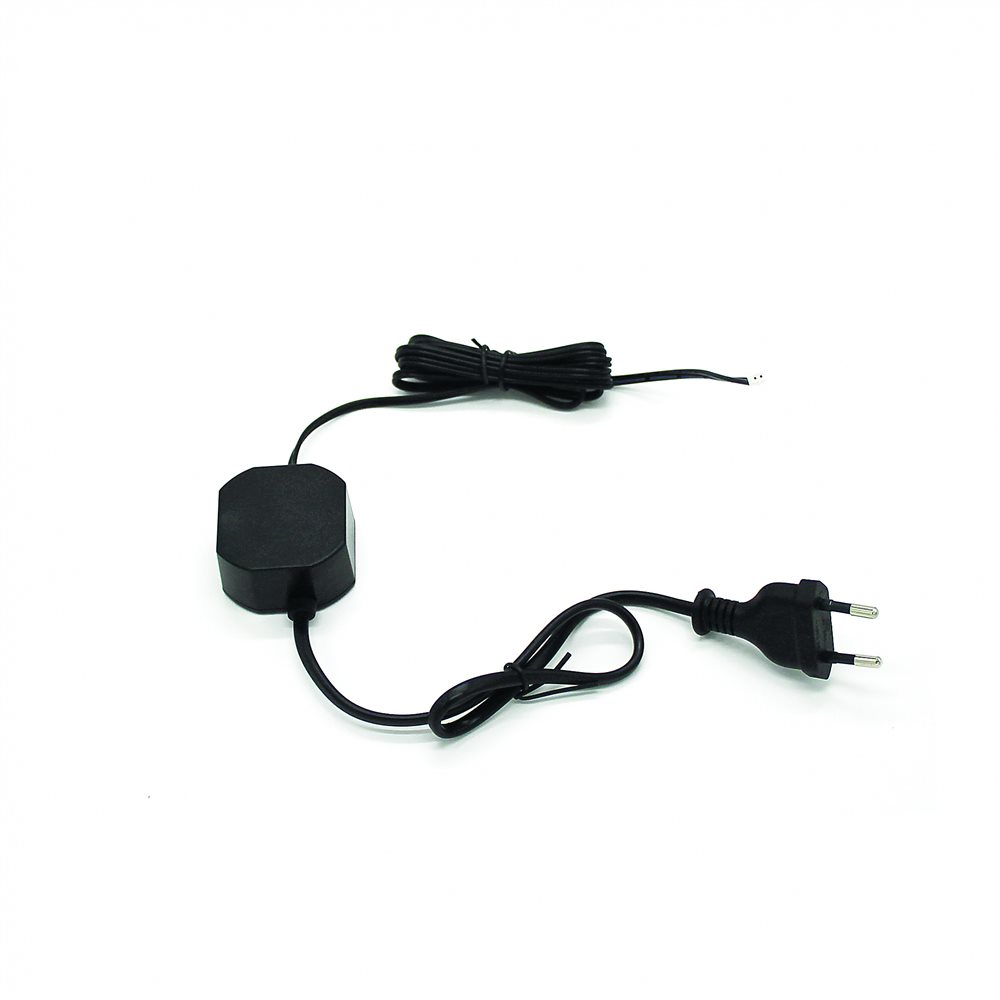 Адаптер питания ACCORDTEC AT-15/1 BL, 15В, 0.8А, черный