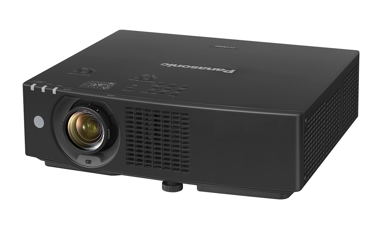 Проектор Panasonic PT-VMZ62BEJ, 3LCD, 6500 Lm, WUXGA, чёрный