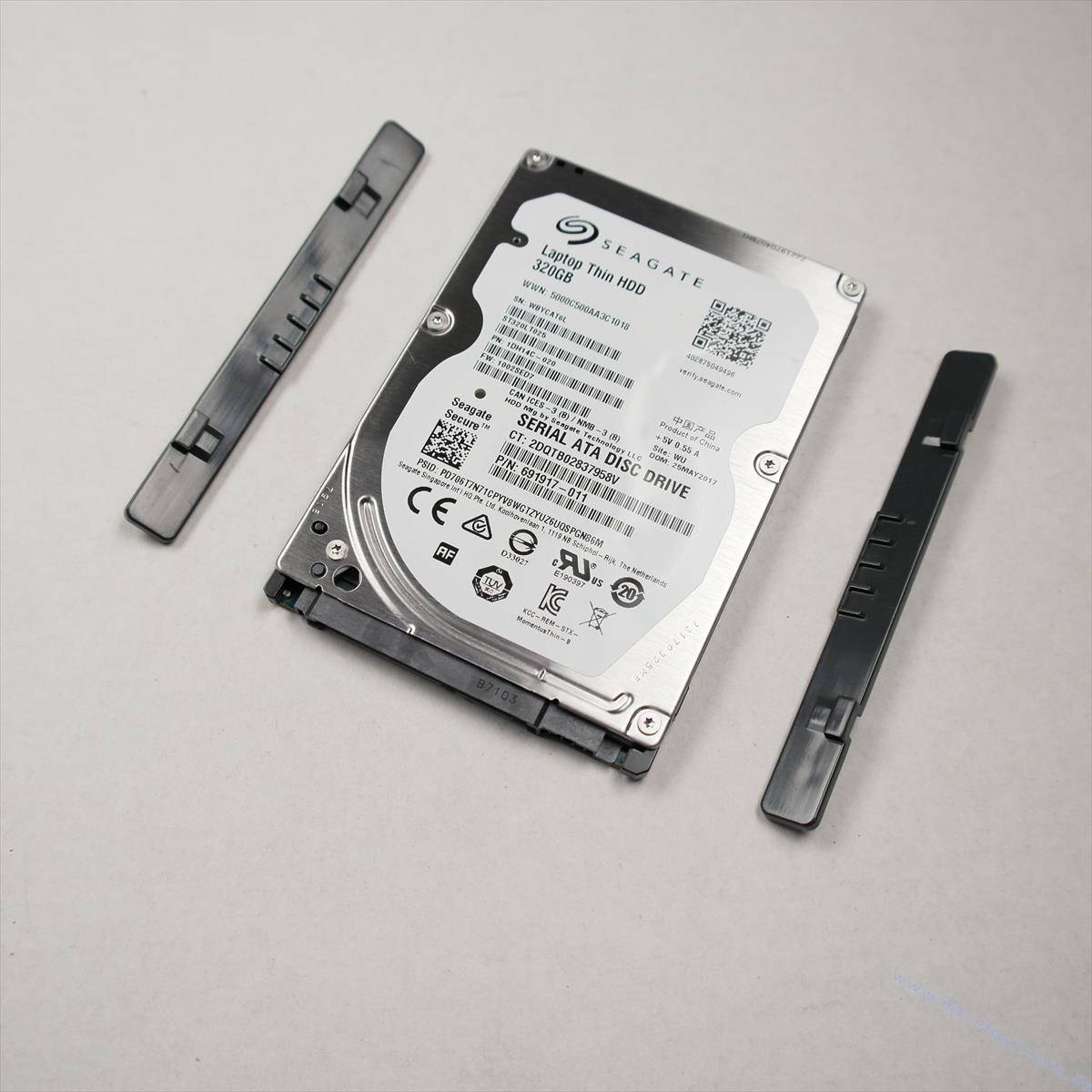 Жесткий диск HP A2W75-67905, 320 ГБ, SATA 6 Гбит/с, 2.5"